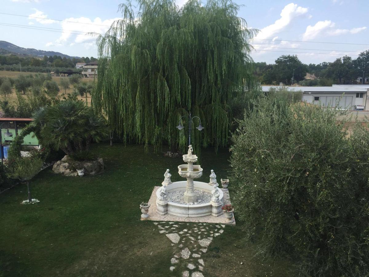Hotel Il Salice à Civitella Del Tronto Extérieur photo